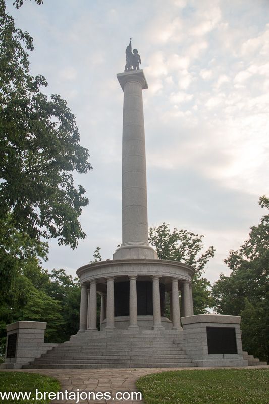 Tall memorial column at Lookout Mountain